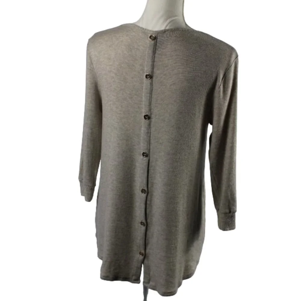 Magaschoni High-Low Back Button Styling Gray Textured Sweater, Size Small